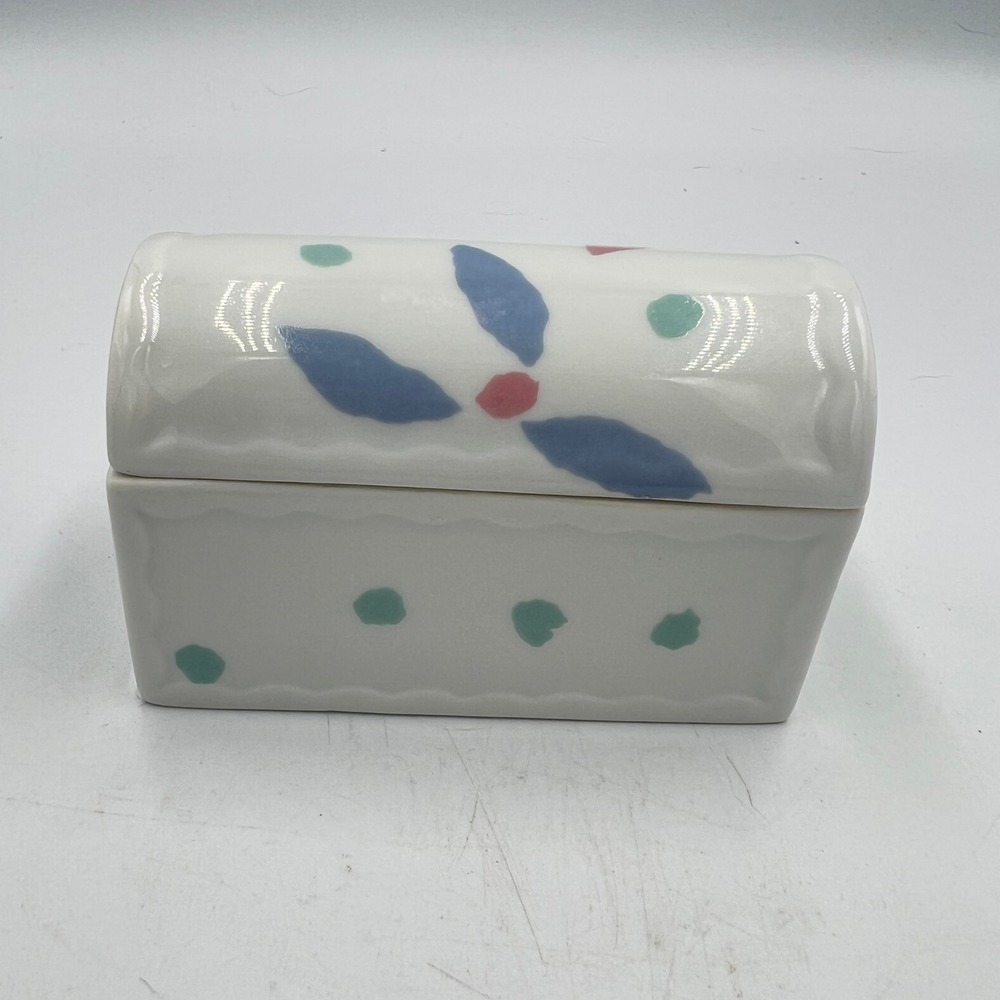 Rochard Limoges France Images Trinket Box Ceramic Decorative Treasure‎ Chest